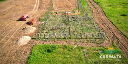 Compartilhando as fotos aéreas da obra de construção do Parque de Vaquejada que está sendo edificado com recursos próprios do município! Confira o andamento🚧